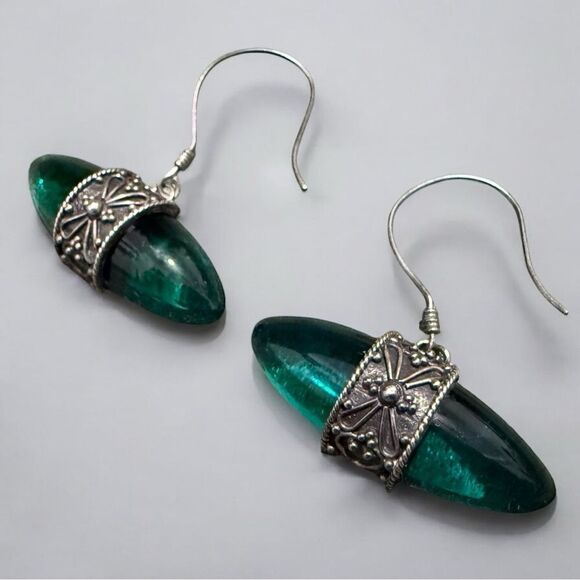 STERLING SILVER GREEN GLASS BALI DROP EARRINGS - Picture 3 of 17